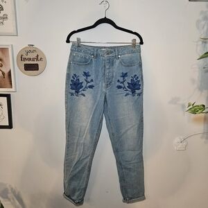 Embroidered Floral Light-Wash Forever 21 Jeans